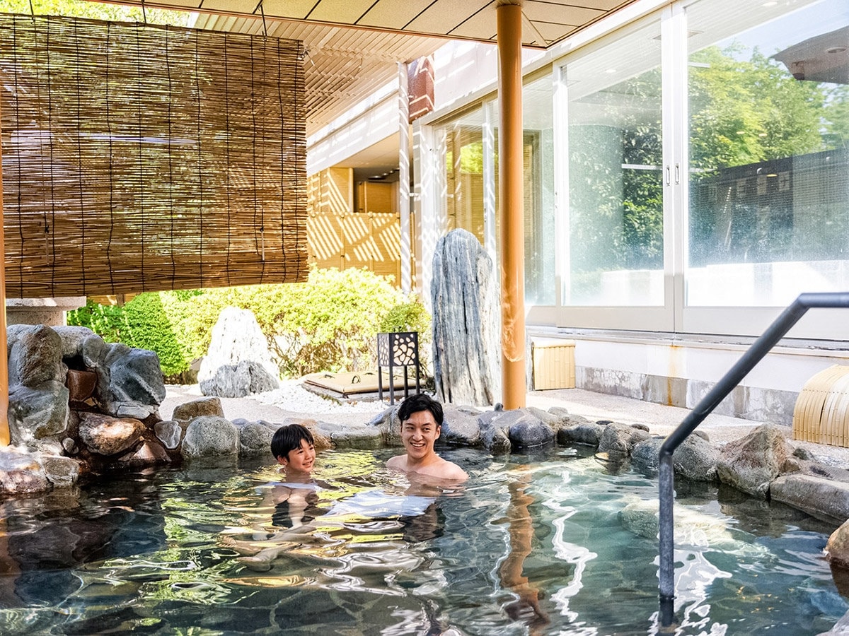 きぬの湯：露天風呂