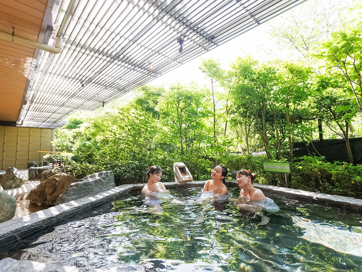 渓谷の湯：湯壺の露天