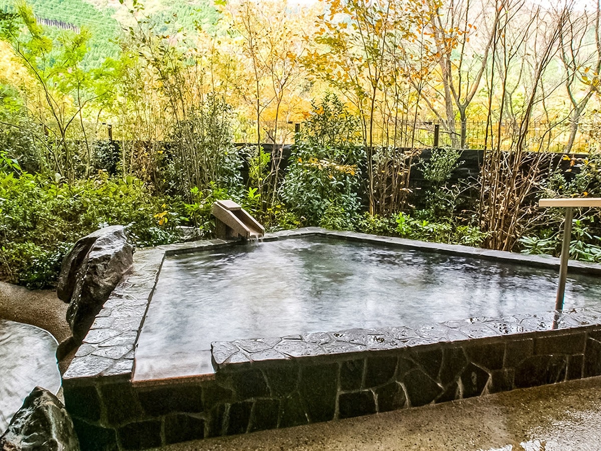 渓谷の湯：露天風呂