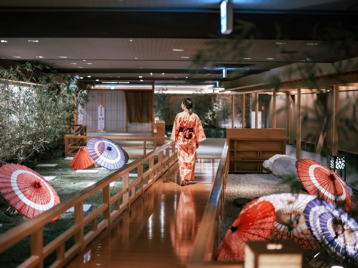 ★【庭園大回廊（一例）】和の雰囲気たっぷりの回廊を、浴衣姿でそぞろ歩き♪