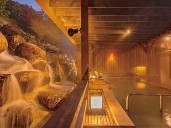 益子舘　里山リゾートホテル／【天空の滝露天風呂】名物♪滝の流れる時間…6：00～8：30／16：00～18：30
   