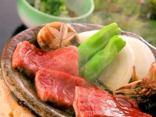 奥日光 ホテル四季彩の グルメ旅 とちぎ和牛 霧降高原牛のブランド牛ステーキで食べ比べをご堪能 特選会席 31 350円 露天風呂付 和室12畳 38 ゆこゆこ