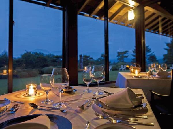 【夕食会場/例】雰囲気のあるレストランで