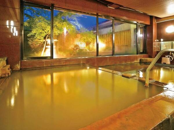 【大浴場】伊香保でも数少ない源泉「黄金の湯」が掛け流されている