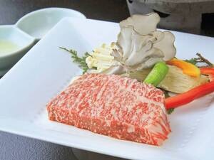 うまみたっぷりな上州牛ステーキ（約120g）を夕食に追加！