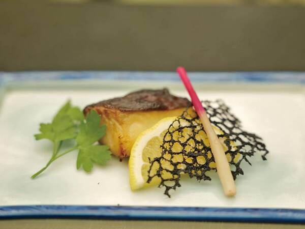 【和洋折衷料理コース/一例】旬の魚の焼物