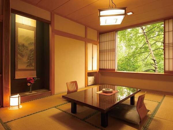 10畳和室一例/窓の外には自然が広がり、静かに過ごせる