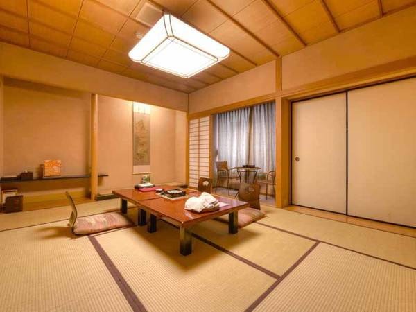 *和室10畳（客室一例）/純和風のしつらえが落ち着く和室のお部屋。団欒のひと時をお過ごし下さい。