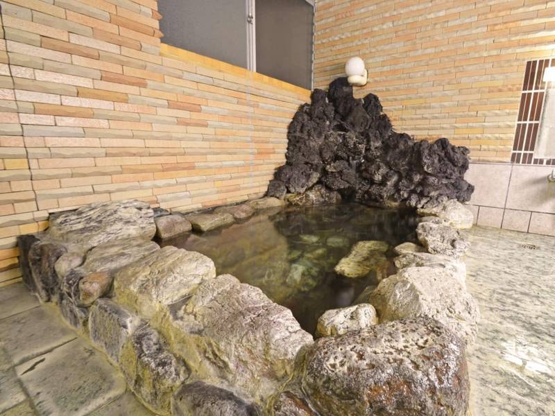 *【中浴場/温泉】20度弱の冷泉を温めた天然温泉で、ゆっくり寛いで。
