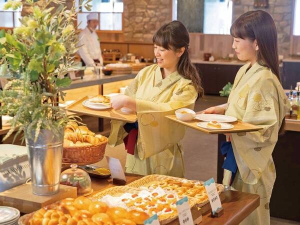 【朝食/例】フルーツデニッシュやクロワッサンは毎朝焼きたてをお届け♪