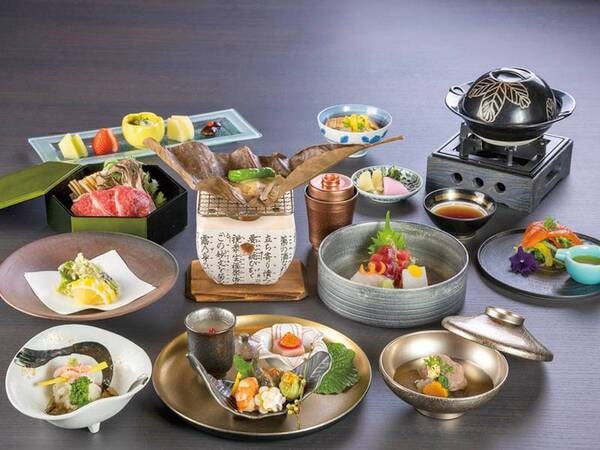 地元や旬の食材を使った月替わり会席(一例)