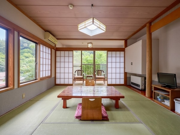 【和室一例】ひろびろとしたお部屋でゆっくりお寛ぎください