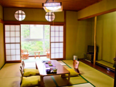 【和室/例】全客室より横瀬川を望む！広縁付きの10畳以上和室