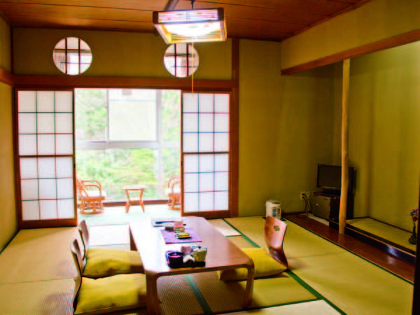 【和室/例】全客室より横瀬川を望む！広縁付きの10畳以上和室
