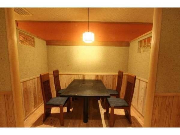 個室風御食事処“花月”贅沢にごゆっくりお食事いただけます（例）
