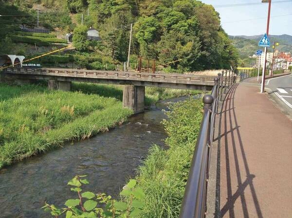 【千歳川/例】当館より徒歩３分の千歳川。遊歩道が整備され散歩におすすめ