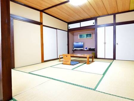 *【部屋一例】　8畳の和室は落ち着いた雰囲気で、ゆったり過ごすにはちょうどいいです♪