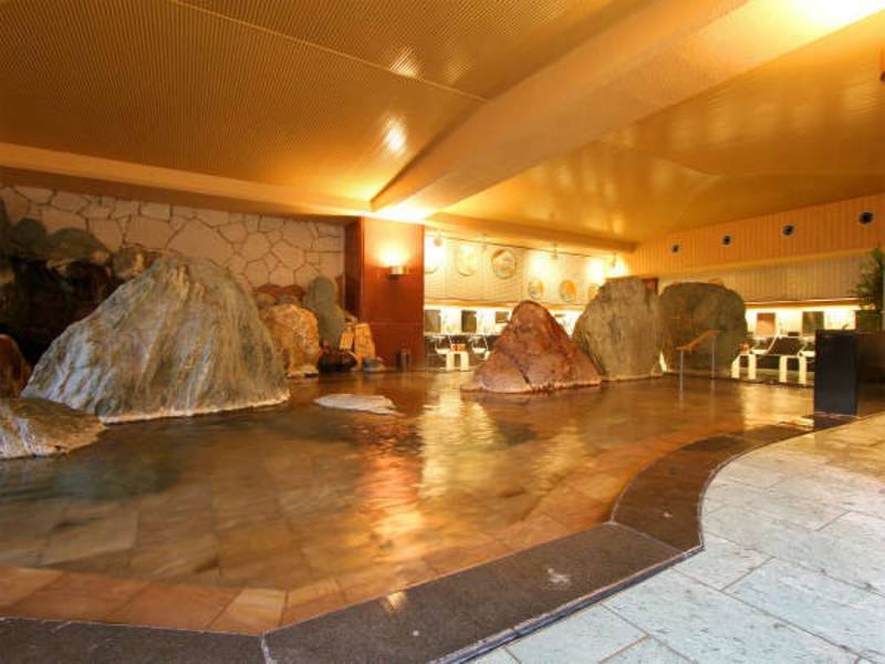 大浴場「滝見の湯屋」内湯