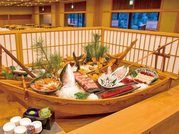 【食事会場「レストラン 遊楽」】