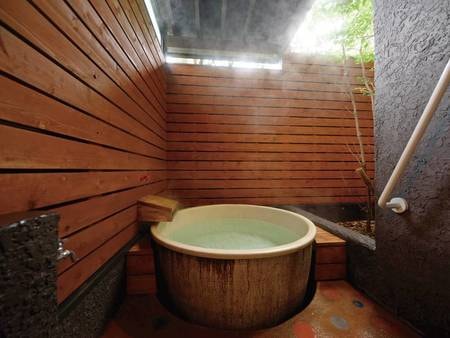 半露天風呂付和洋室「琥珀」客室風呂/一例