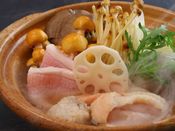 【季節の会席】夏メニュー 筑波鶏と輝き豚の蓮根すり下ろし鍋/例