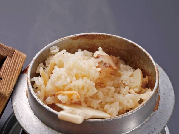 【バイキング】季節の釜めし/例