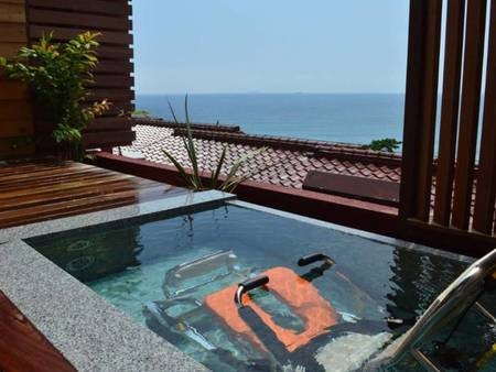 【客室/例】３階海側 露天風呂付洋室【禁煙】（浴用車いすで入浴できる昇降機能付き露天風呂）