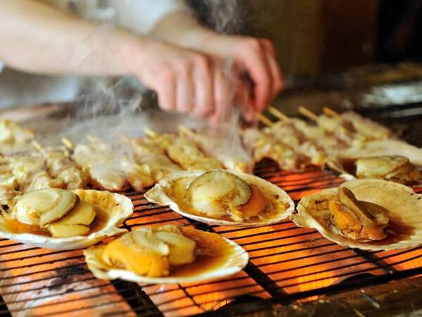 【夕食/例】その場で焼くので香ばしい香りも楽しめます