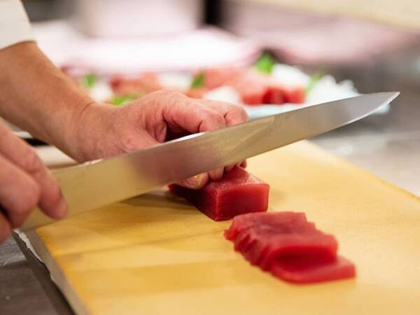 【夕食/例】新鮮なお刺身もご提供いたします。