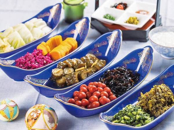 【朝食】バラエティ豊かなご飯のお供たち！お漬物もご用意してます！