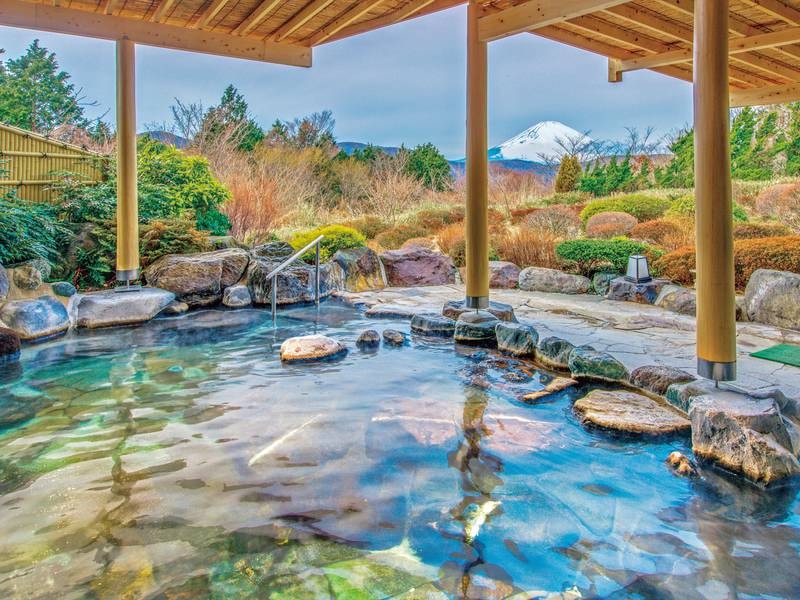 【露天風呂】良質な自家源泉の湯と富士山の絶景を愉しむ。メタケイ酸たっぷりの美肌の湯