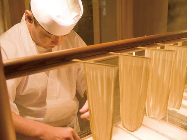 【ゆば/例】毎朝丁寧にくみ上げる絶品の自家製ゆば