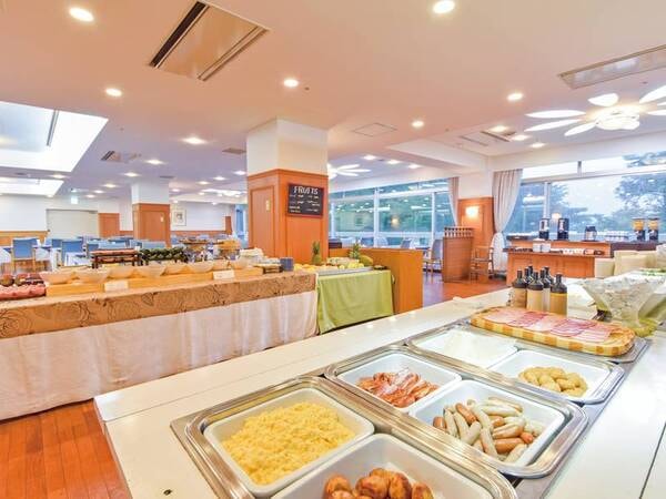 朝食はバイキング※状況により和定食になる場合あり