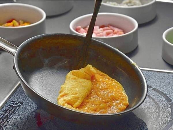 グリル朝食 ご朝食は、和洋のブッフェスタイルでご用意しております。