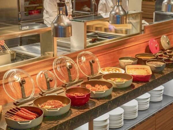 グリル夕食「選べるメインとサイドメニューブッフェ」(ホット料理)