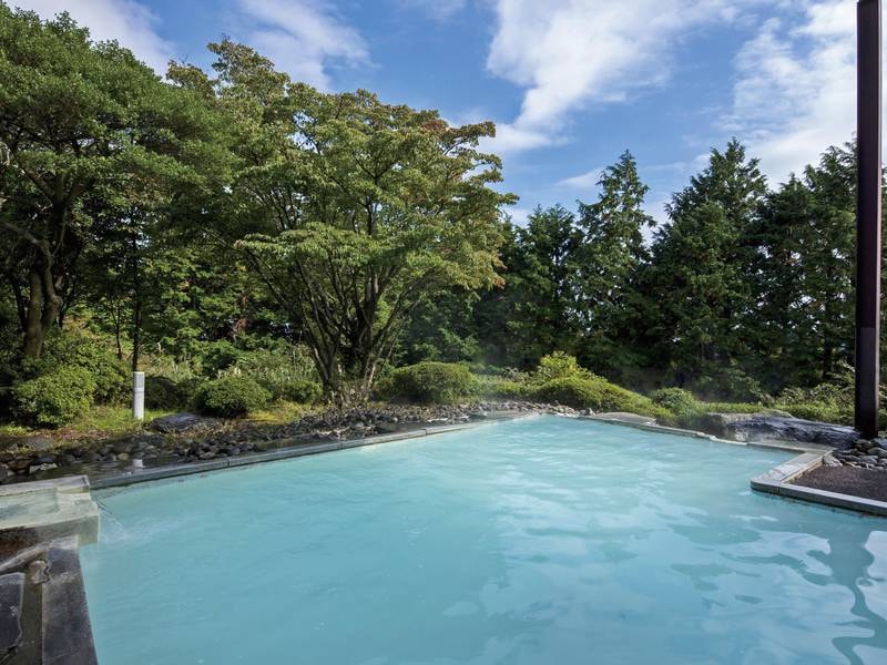 【露天風呂】箱根で一番空に近い露天風呂！濃厚な乳白色のにごり湯を堪能