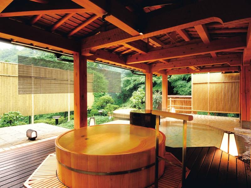 【いちの湯】香り豊かな檜で造られた樽風呂と石風呂の露天風呂