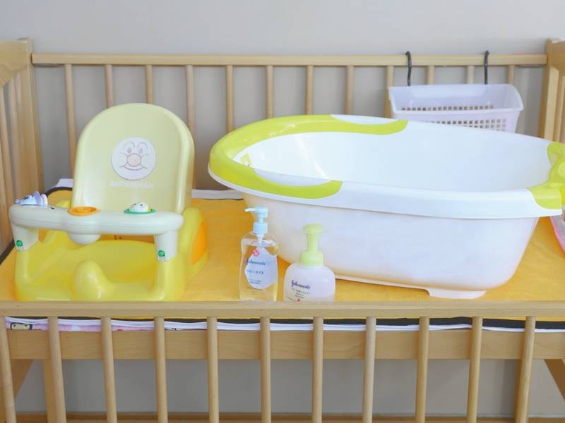 脱衣所にはベビーベッド、ベビーグッズのご用意があります