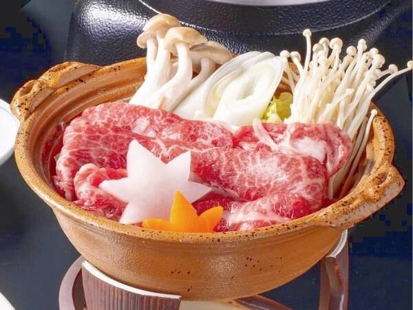 【お手軽甲州牛会席＜鈴蘭膳＞/例】甲州牛の上質な脂が染み渡る優しい味のお鍋をお召し上がりください。