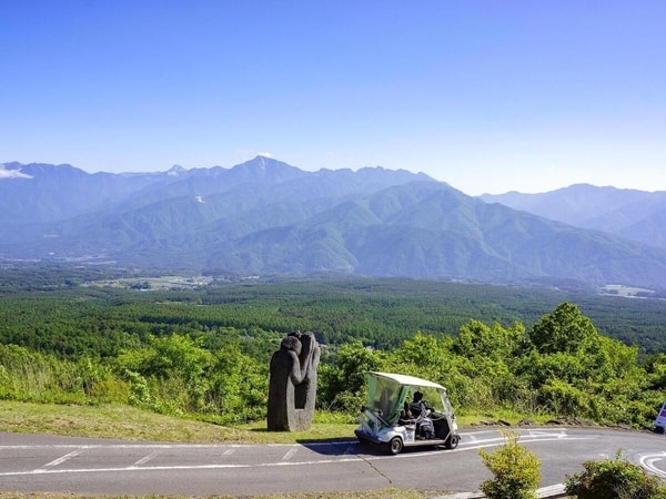 【富士見高原リゾート】完全自動運転の天空カートに乗って、標高1,420mの絶景へ。