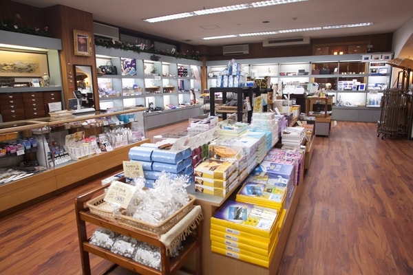 【売店】旅のお土産もここで