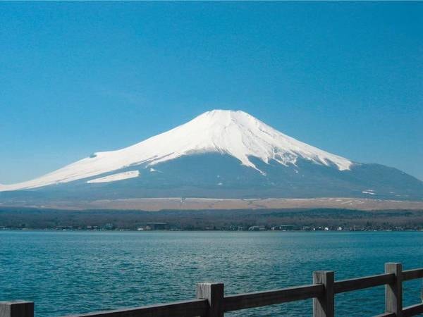 【山中湖と富士山】ゆったりとした時間の中で美しい景色を望む