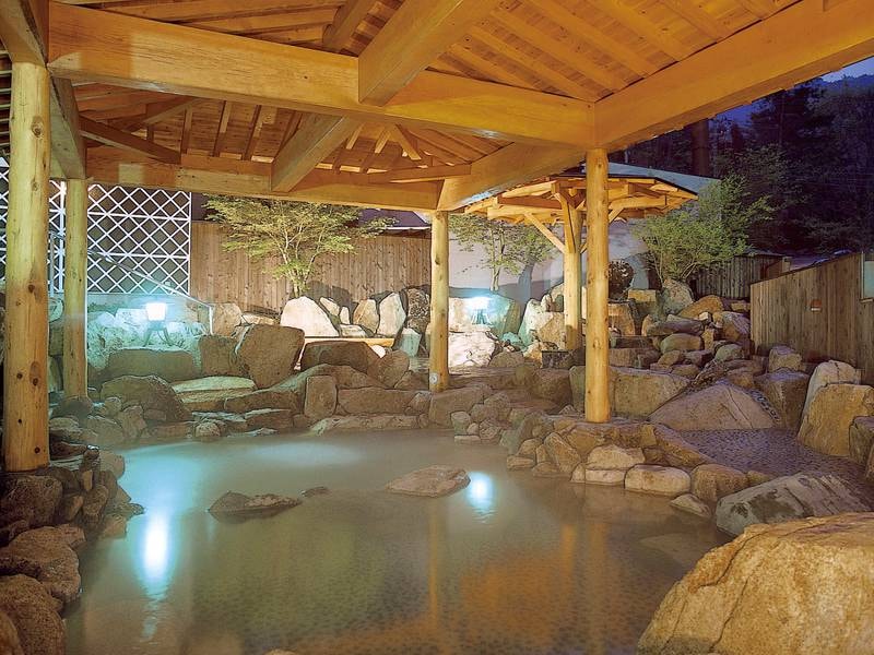 お風呂 温泉情報 露天風呂の宿 開運の湯 ロイヤルホテル河口湖 ゆこゆこ