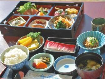 サニーデ・リゾート<ホテル&湖畔別邸 千一景>/【和朝食】一例 ※サラダやお飲み物、パン、デザートなどのビュッフェコーナーもございます。