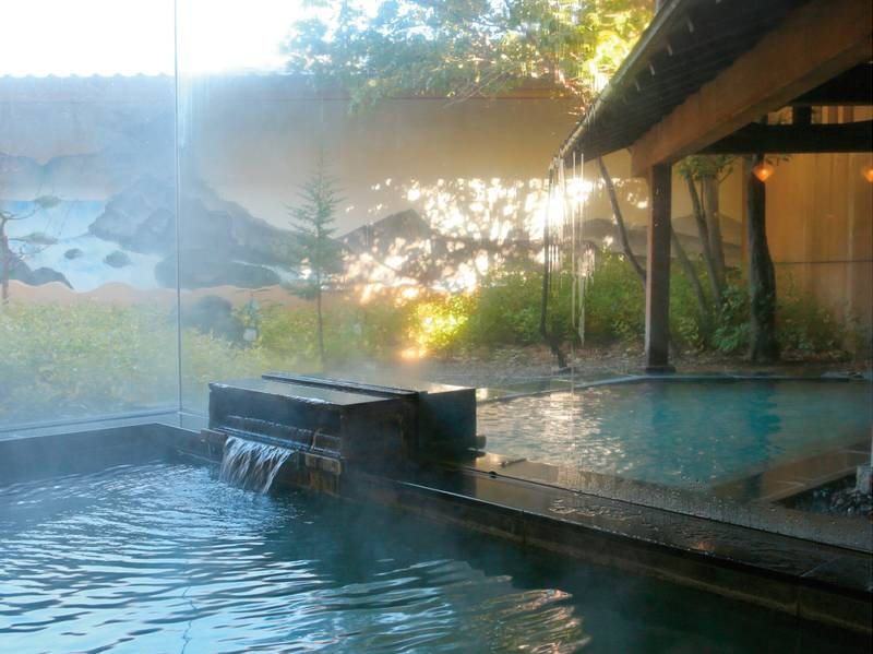 「須磨子の湯」豊富な湯量の内風呂