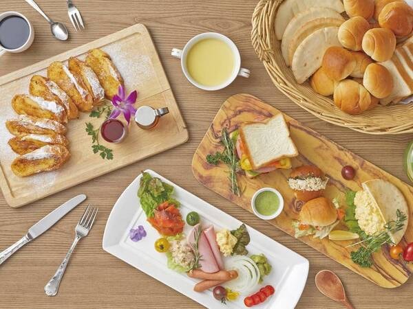 【朝食バイキング/例】色々な具材をパンに挟んで作る「かってサンド」