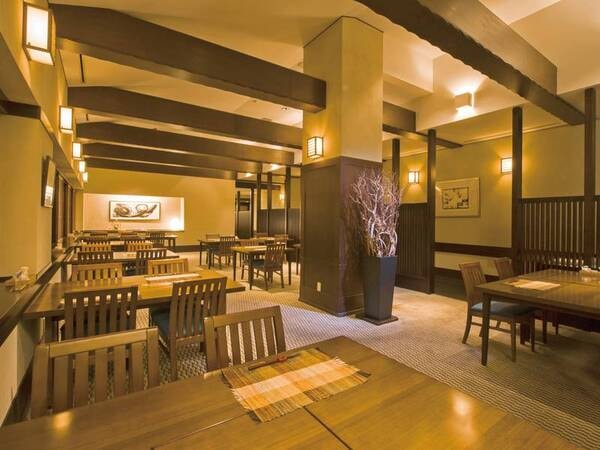 【食事会場(和食)/例】日本料理「万葉」。落ち着いた雰囲気でお料理をお愉しみください