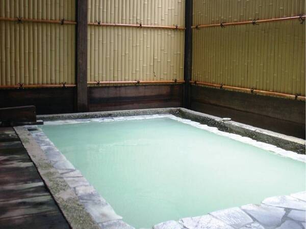 【露天風呂】5月上旬～11月上旬頃のみ利用可能