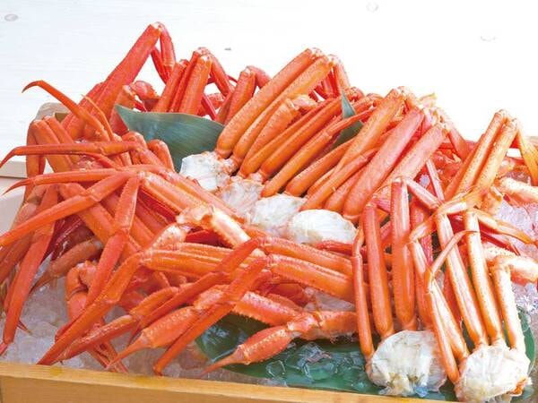【夕食ビュッフェ】カニも食べ放題！