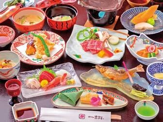 懐石と炉ばたの宿 吉弥/【信州牛付懐石/例】器はすべて有田焼のものを使用するなど、料理長のこだわりが光る懐石料理